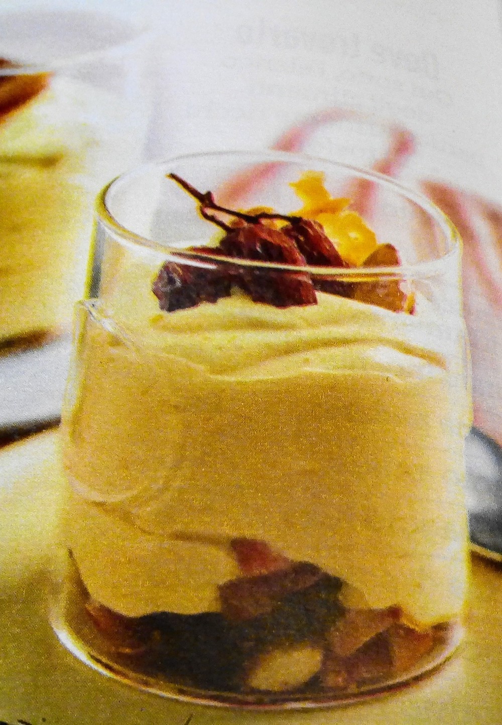 MOUSSE ALLO ZABAIONE CON MANDORLE E UVETTA de Marina Marini - Recipefy