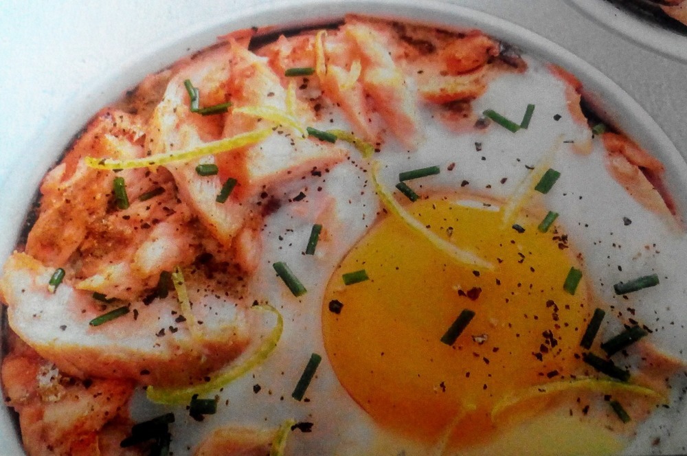COCOTTE DI SALMONE FRESCO CON CURRY LIMONE VERDE ED ERBA CIPOLLINA di Marina Marini - Recipefy