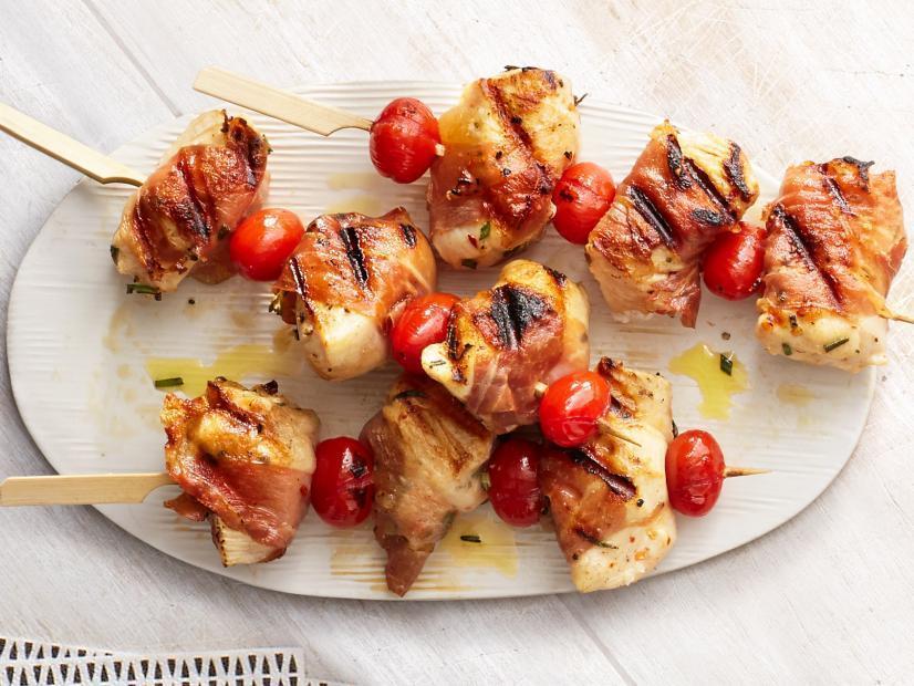 Prosciutto-Wrapped Chicken Kebabs de Schalene Dagutis - Recipefy