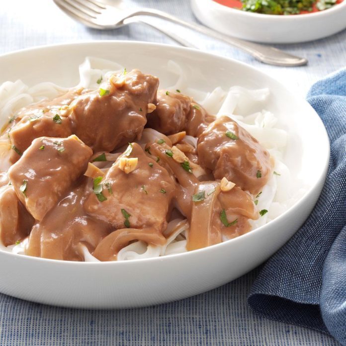 Pork Satay with Rice Noodles de Lori McAleer - Recipefy