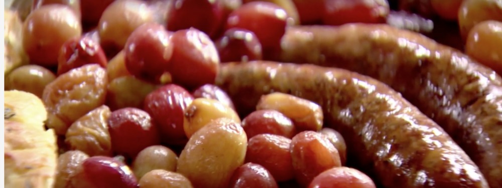 Roasted Sausages and Grapes of Schalene Dagutis - Recipefy