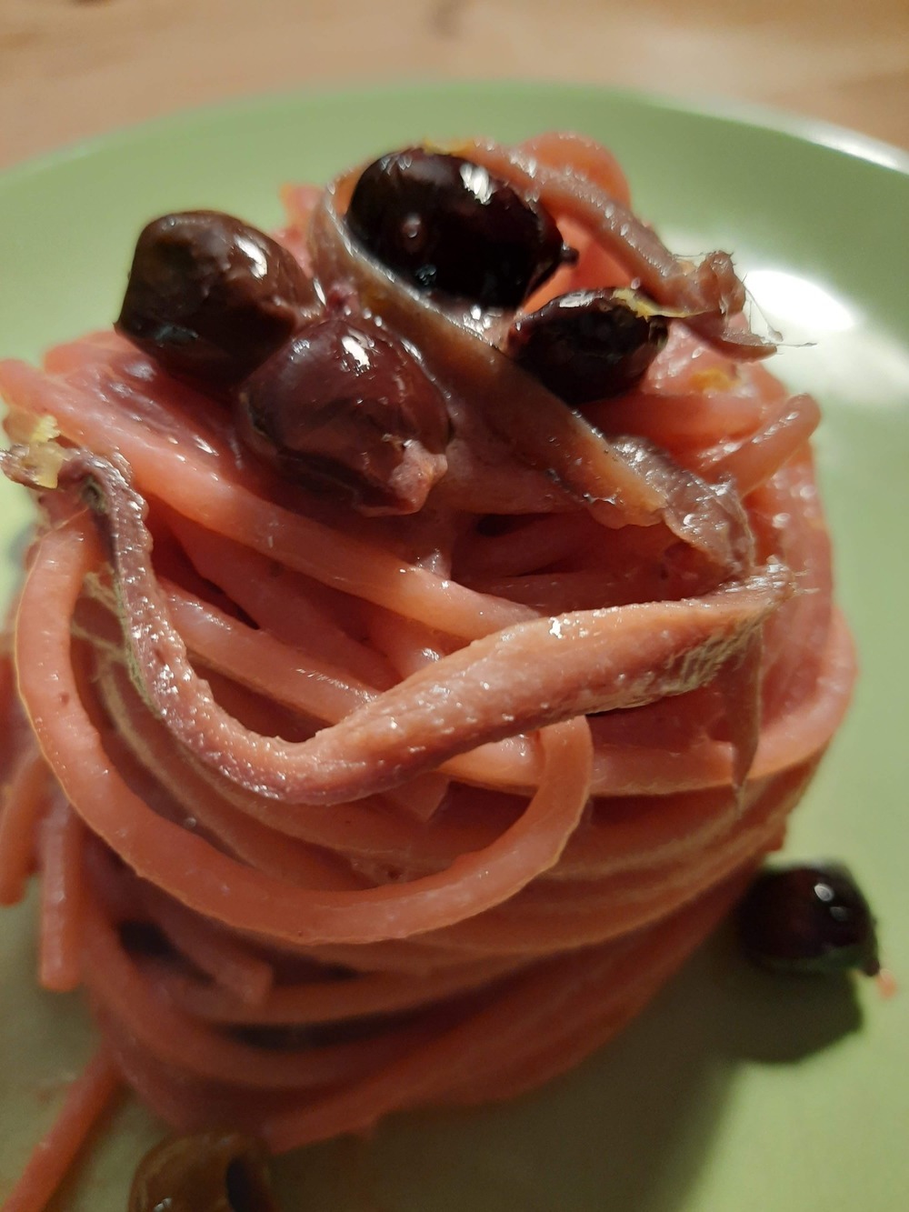 Spaghetti ai frutti rossi e acciughe di Marina Marini - Recipefy