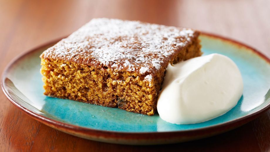 bizcocho de jengibre con helado de limón y crujiente de chocolate of Andrea García Moreno - Recipefy