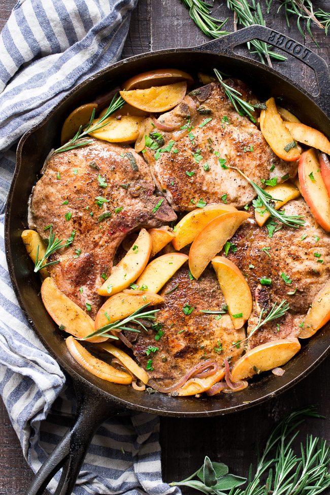 Pork Chops with Apples and Onions of Bobby Keillor - Recipefy