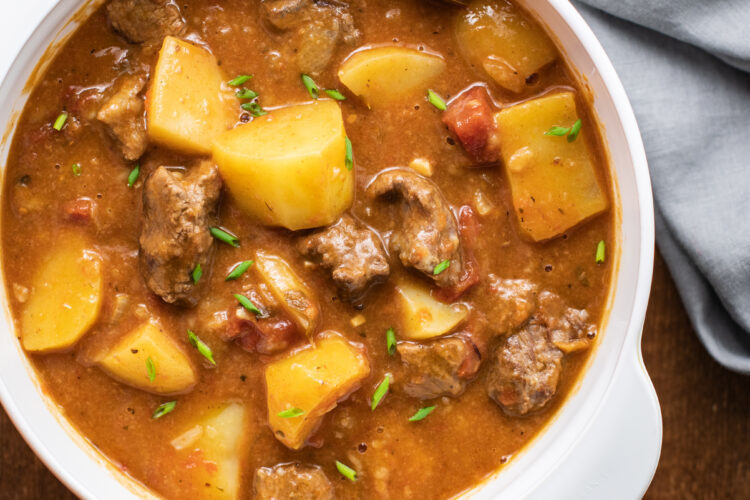Russian Stewed Beef and Potatoes di Sara Meyer - Recipefy
