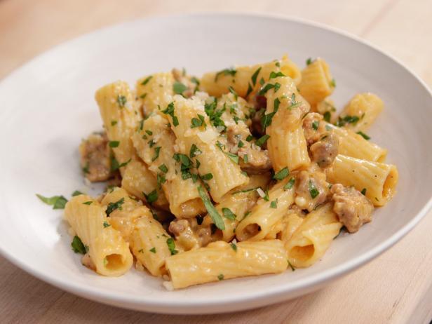 Ina Garten's Rigatoni with Sausage & Fennel de Schalene Dagutis - Recipefy